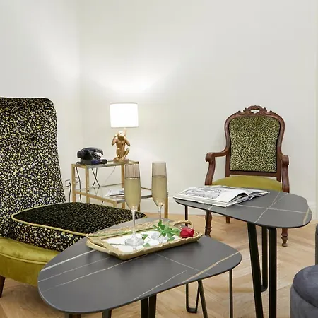 Casa Vittoria - Santa Lucia 4* Naples