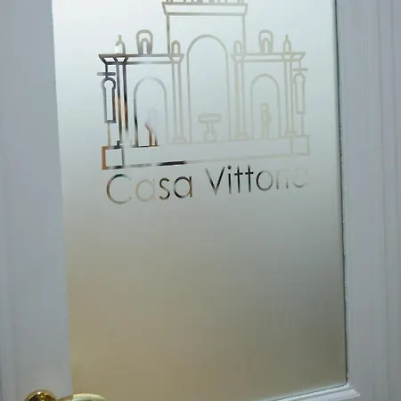 Bed & Breakfast Casa Vittoria - Santa Lucia 4*