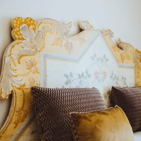 Casa Vittoria - Santa Lucia 4*