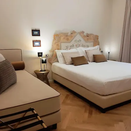 Casa Vittoria - Santa Lucia 4*